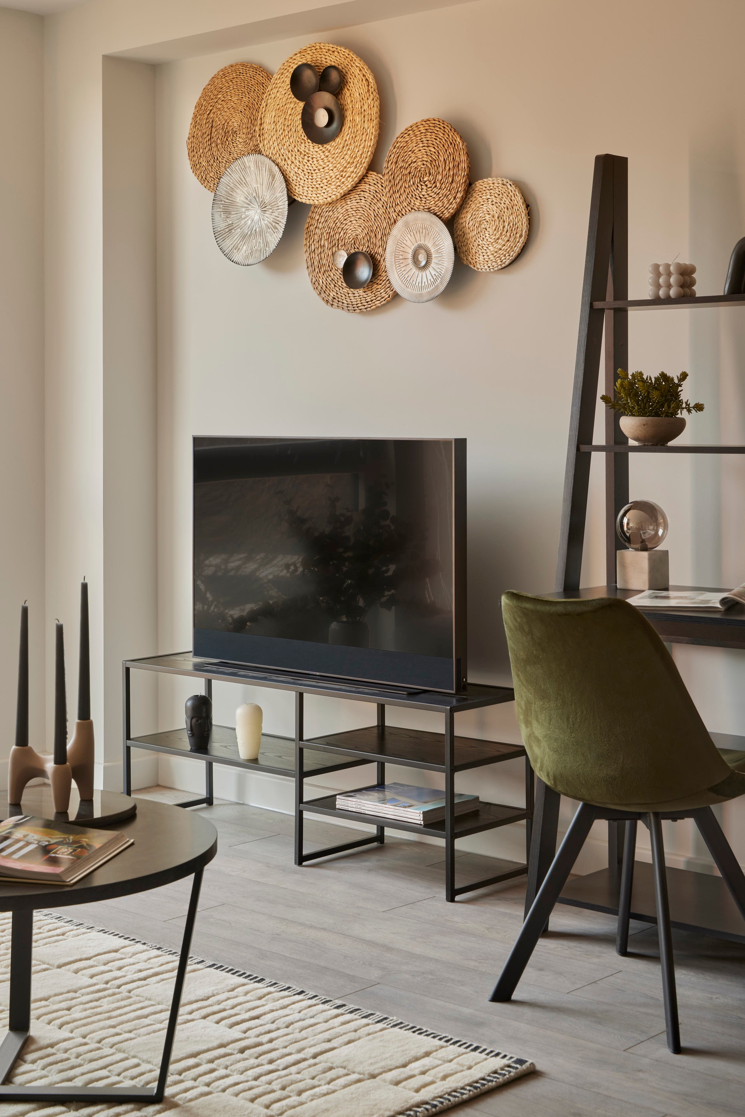 1-bedroom apartment, living room